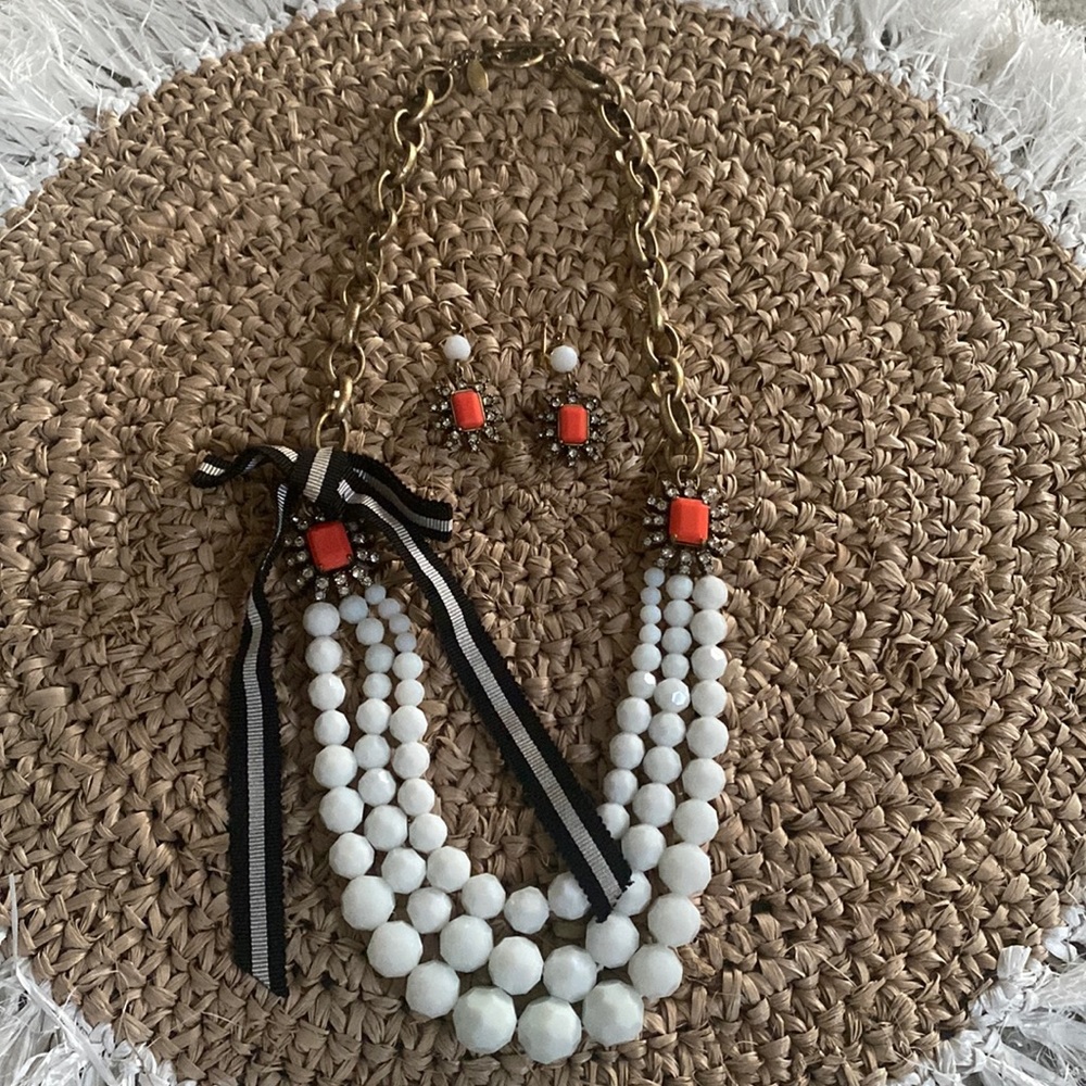 Ann Taylor White Beaded Necklace with matching earrings